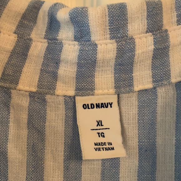 Old Navy - Button Down Knotted Top - Size XL - Picture 3 of 3